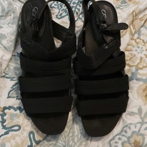 Women's dress shoes
